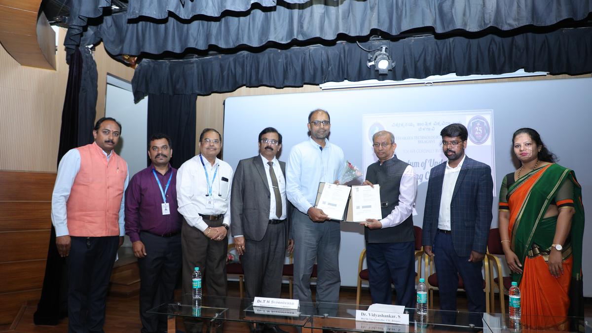Officials of Visvesvaraya Technological University at the announcement of the university’s tie-up with The Hindu Group’s STEP for online courses.